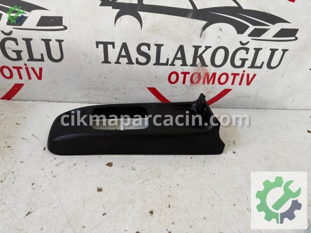 Opel Corsa Orta Konsol çıkma parça