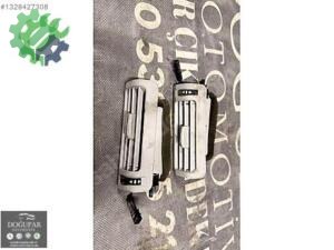 4F0819383A A6 ÜFLEME C6 KLİMA IZGARASI ORTA KALORİFER