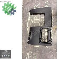 JETTA GÖĞÜS BAKALİTİ JETTA DİREKSİYON ALT PLASTİĞİ GÖĞÜS ÇERÇEVE