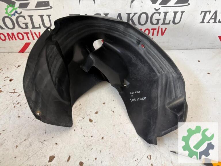 Opel Corsa Davlumbaz çıkma parça