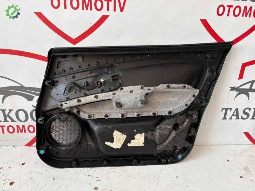 Fiat Linea Kapı Döşemesi çıkma parça