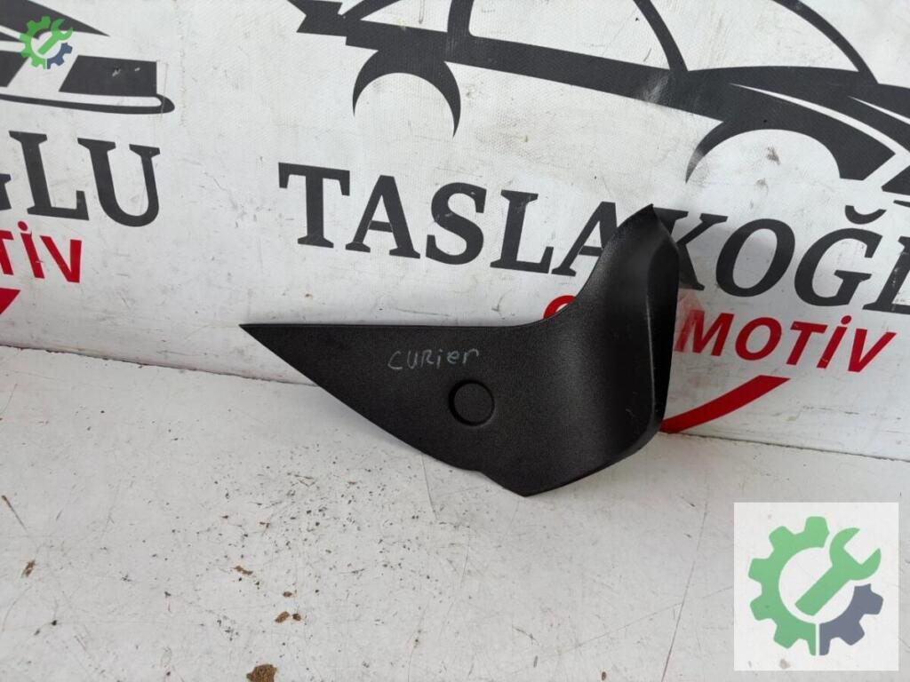 Ford Tourneo Courier Bakalitler çıkma parça