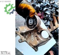 PEUGEOT 306 GTI SAĞ AKİS BAĞLANTI BRAKETİ 1472338080