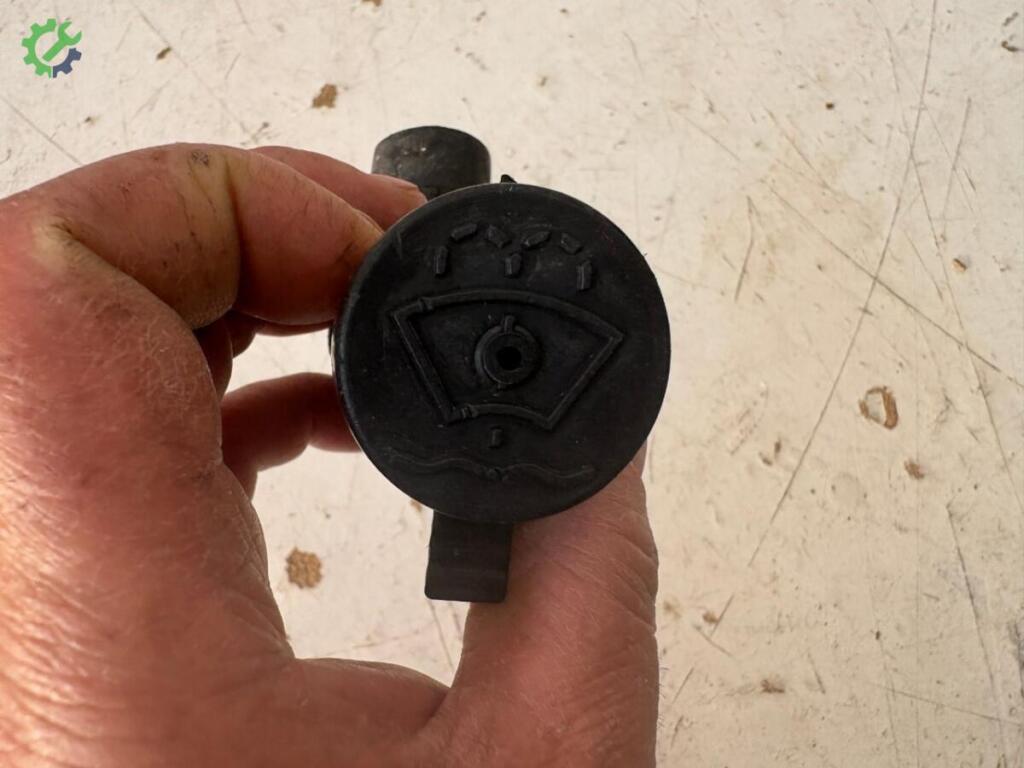 Alfa Romeo 33 Silecek Suyu Deposu çıkma parça