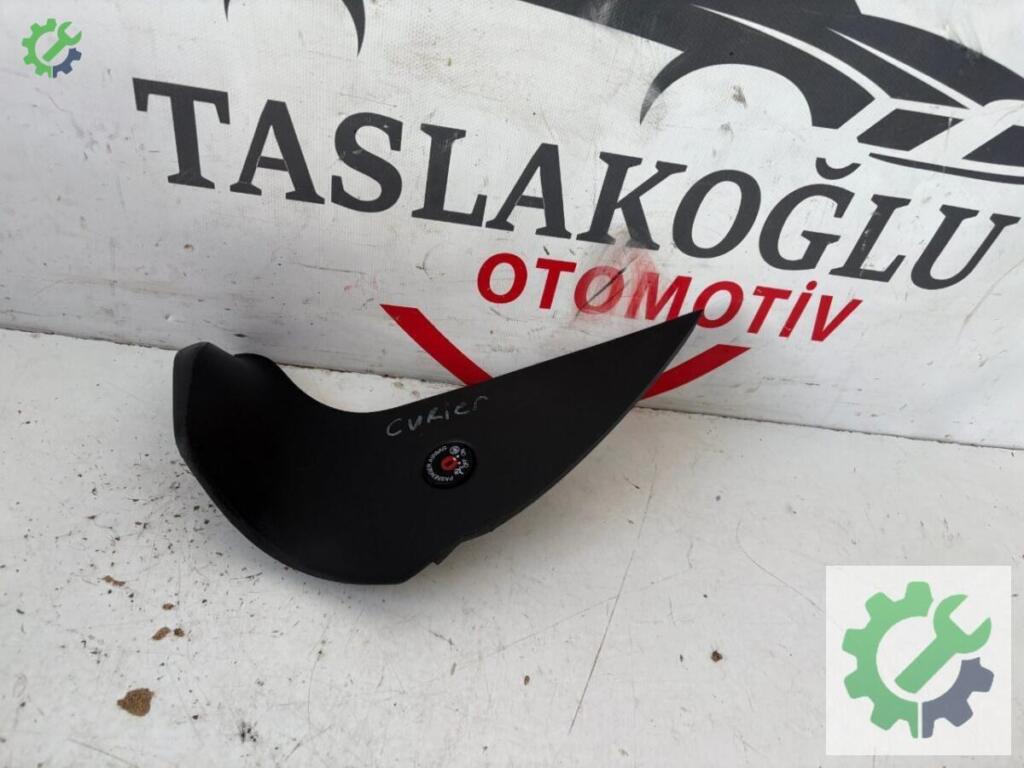 Ford Tourneo Courier Bakalitler çıkma parça