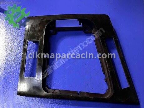 BMW 3 Serisi Konsol çıkma parça