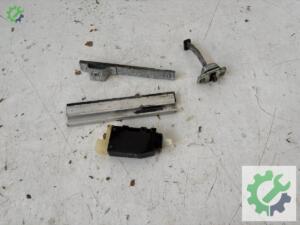 OPEL CORSA B SOL ARKA KAPI PARÇALARI