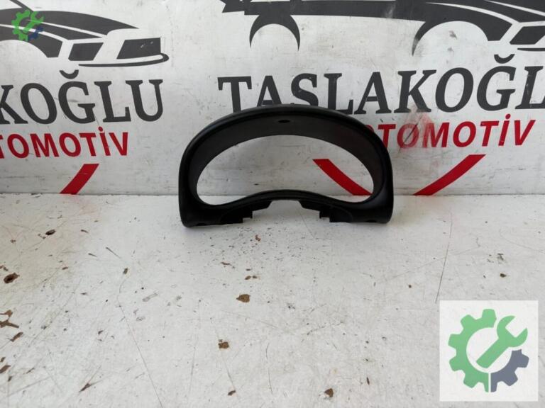 Opel Corsa Gösterge Çerçevesi çıkma parça
