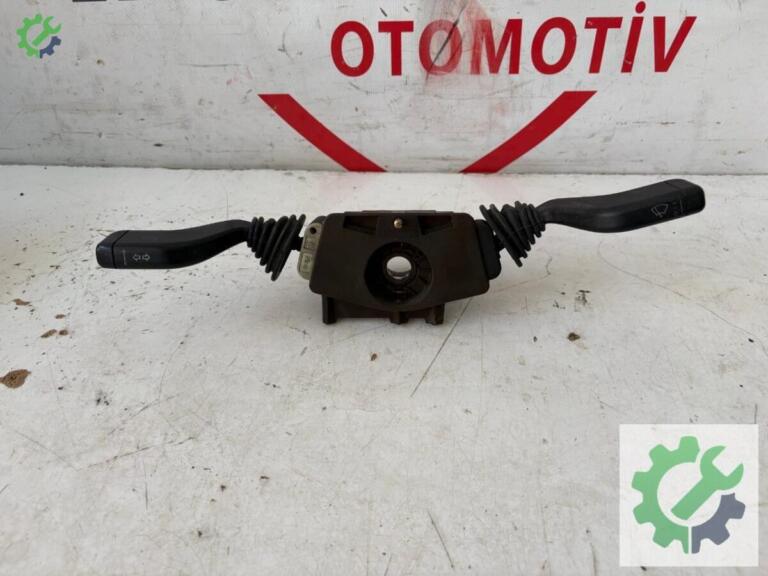 Opel Corsa Silecek Kolu çıkma parça