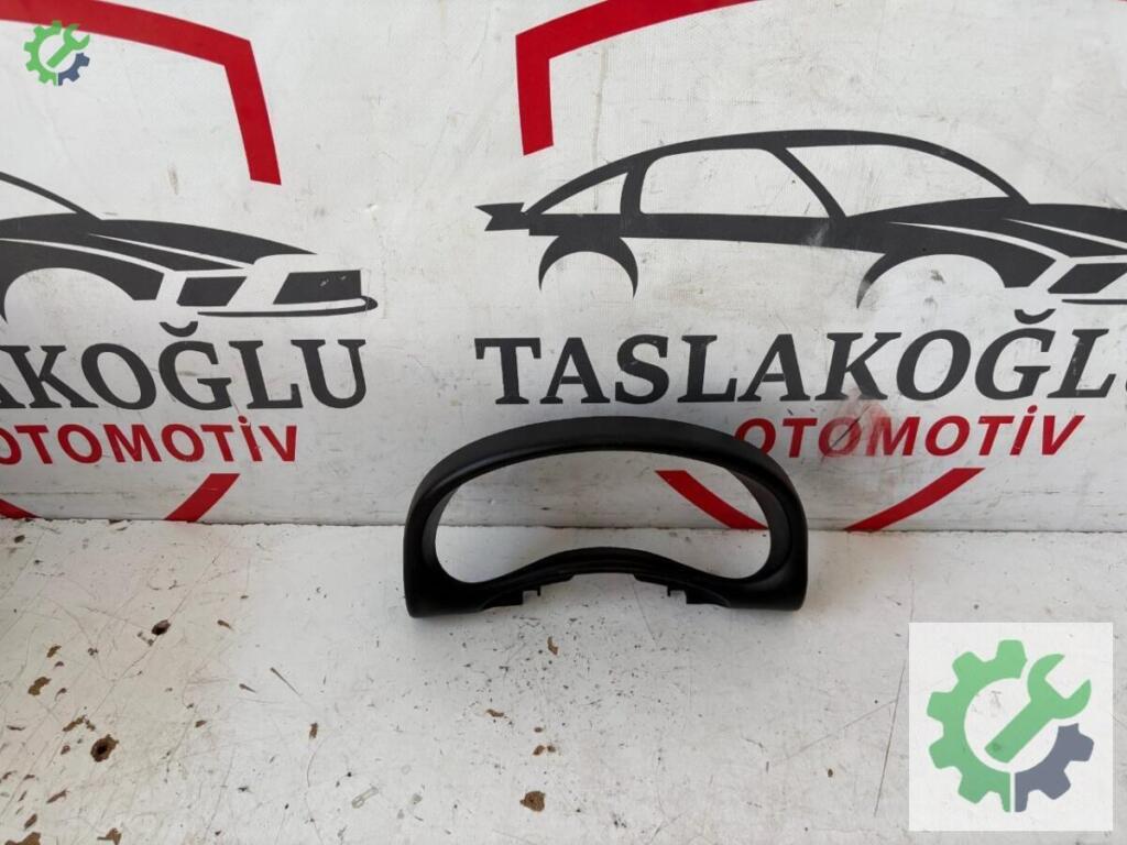 Opel Corsa Gösterge Çerçevesi çıkma parça