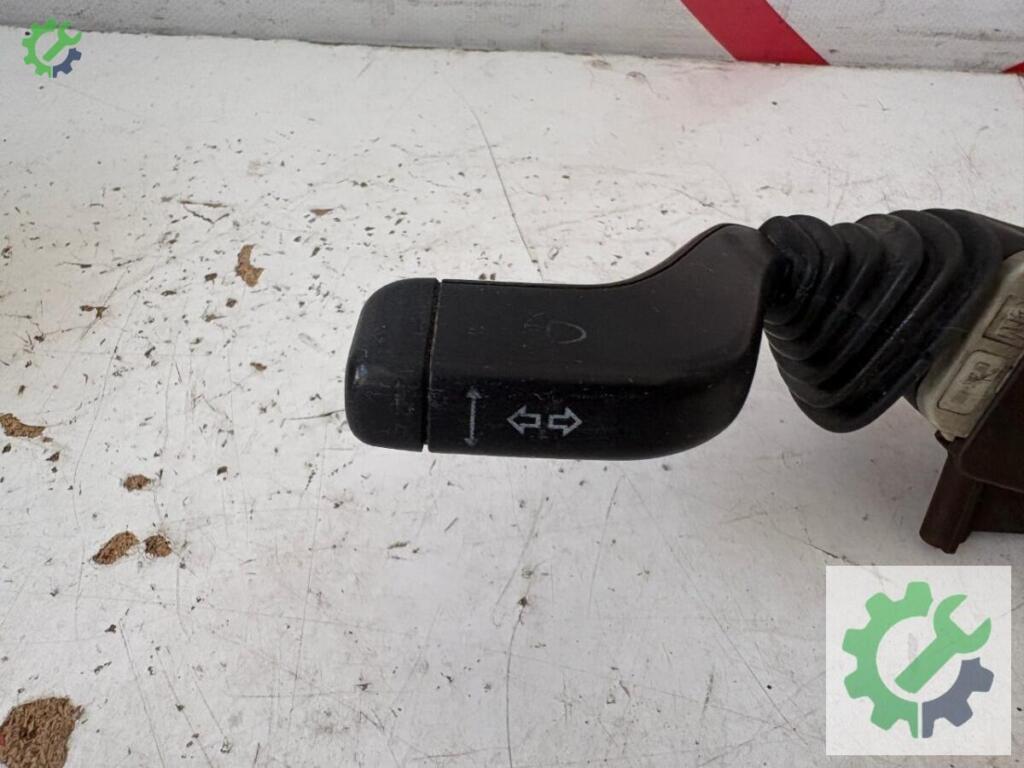 Opel Corsa Silecek Kolu çıkma parça