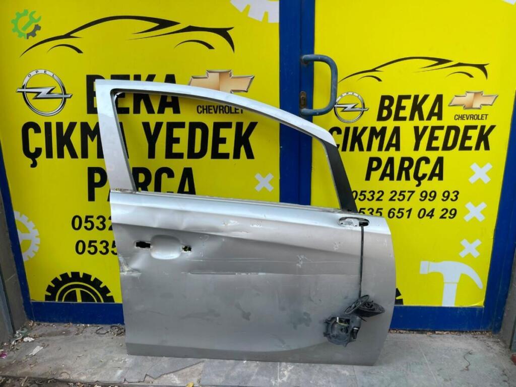 Opel Corsa Sağ Ön Kapı çıkma parça