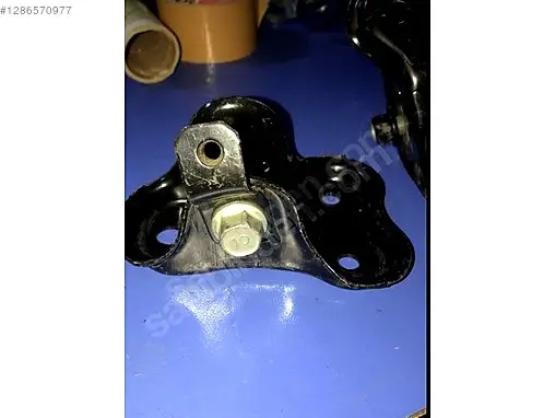 Hyundai Elantra Kaput Menteşesi çıkma parça
