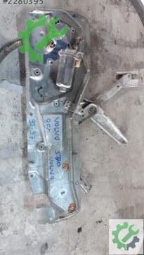 Volvo 850 Sol Ön Cam Krikosu 1993-1997 çıkma parça