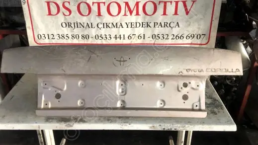 Toyota Corolla Bagaj Kapağı çıkma parça