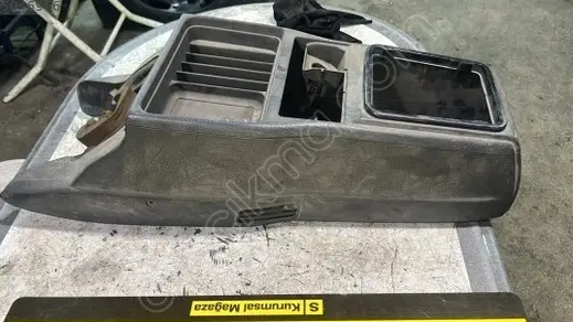 Renault R 19 Orta Konsol 1995-2001 çıkma parça