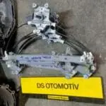 1997-2005 NİSSAN ALMERA SOL ÖN CAM KRİKOSU
