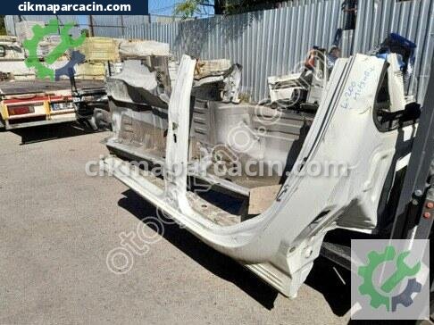 Mitsubishi L200 Oto Teybi çıkma parça