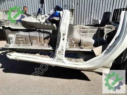 Mitsubishi L200 Oto Teybi 1998-2001 çıkma parça