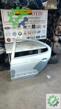 Renault Megane Sol Arka Kapı 1998-2001 çıkma parça
