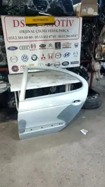 Renault Megane Sol Arka Kapı 1998-2001 çıkma parça