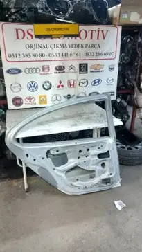 Renault Megane Sol Arka Kapı 1998-2001 çıkma parça