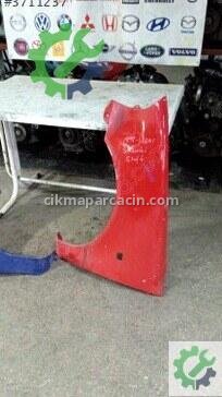 Suzuki Swift Ön Çamurluk 1998-2001 çıkma parça
