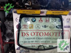 1998-2001 TOYOTA AVANSİS HATCHBACK ARKA CAM