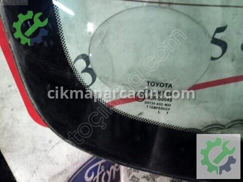 Toyota Avensis Arka Cam 1998-2001 çıkma parça