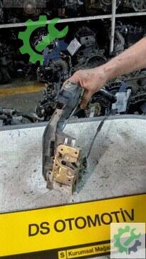 Ford Focus Sol Ön Kapı Kilidi 1998-2004 çıkma parça