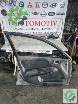 Toyota Avensis Sol Ön Kapı 1999-2001 çıkma parça