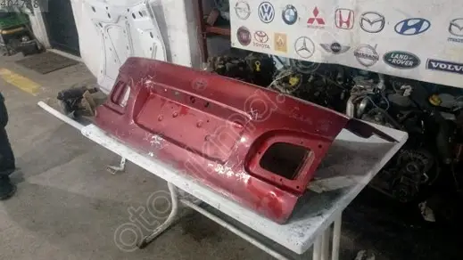 Toyota Corolla Bagaj Kapağı 1999-2001 çıkma parça