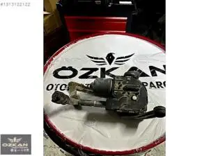 1P0955120A Leon ön silecek motoru 1P0955024B mekanizması