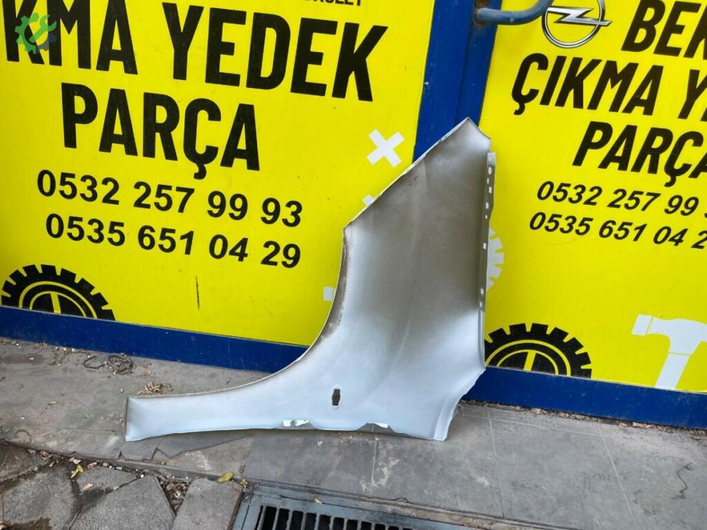 Opel Combo Sağ Ön Çamurluk çıkma parça