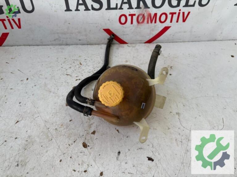 Opel Corsa Yedek Su Deposu çıkma parça