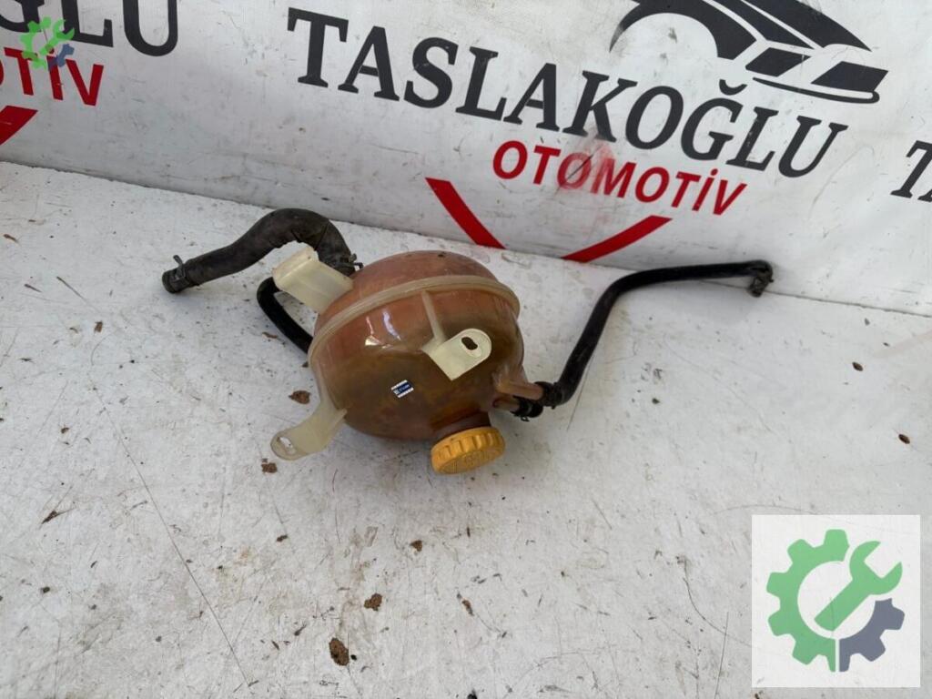 Opel Corsa Yedek Su Deposu çıkma parça