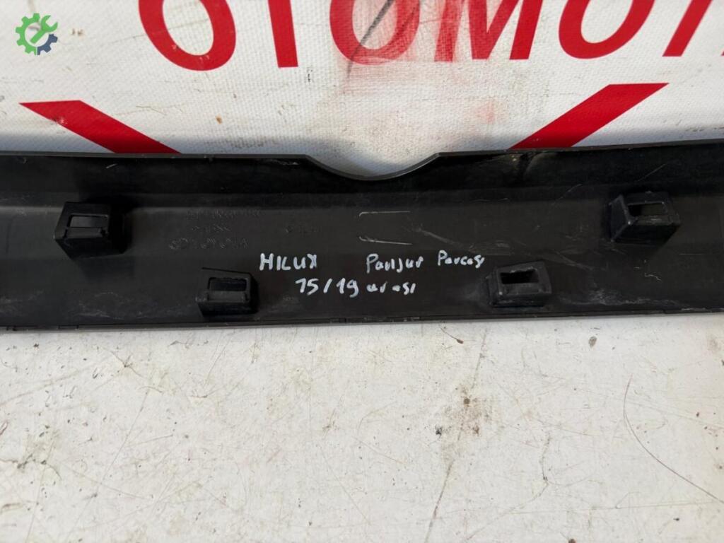 Toyota Hilux Ön Panjur çıkma parça