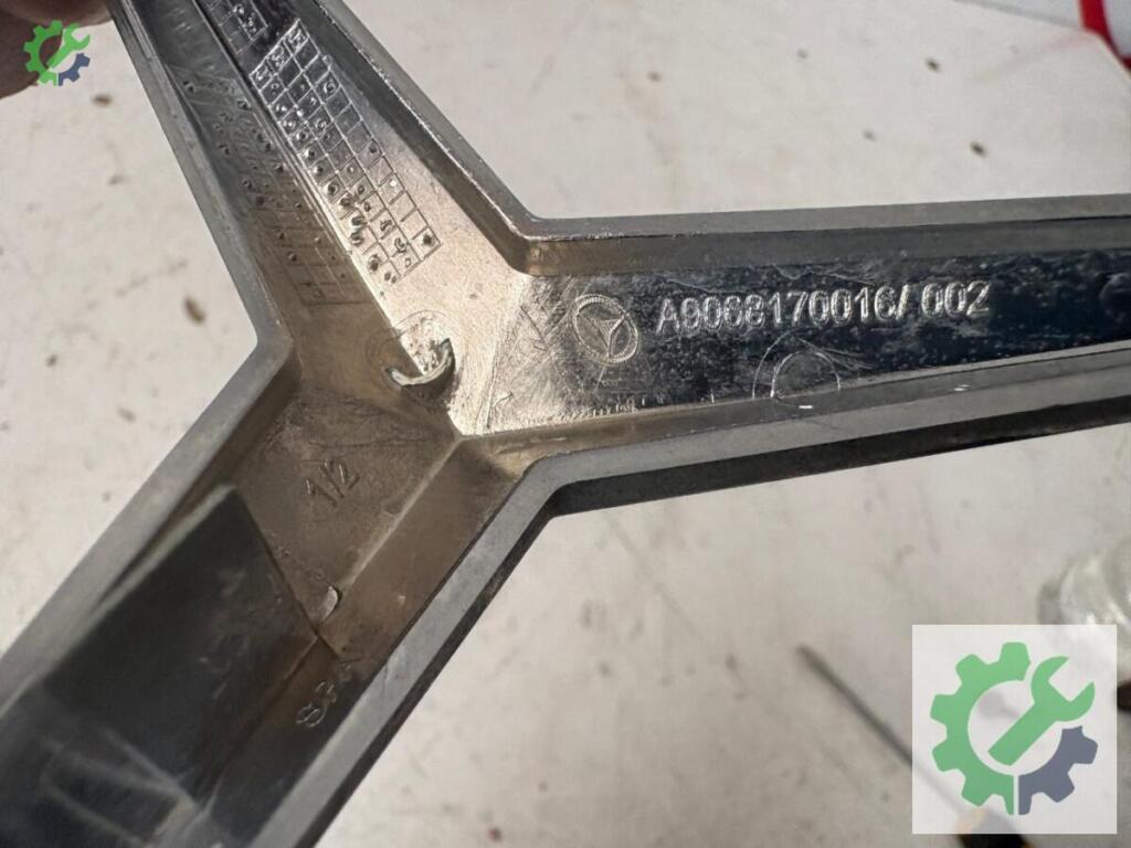 Mercedes-Benz Sprinter Panjur Arması A9068 170016 çıkma parça