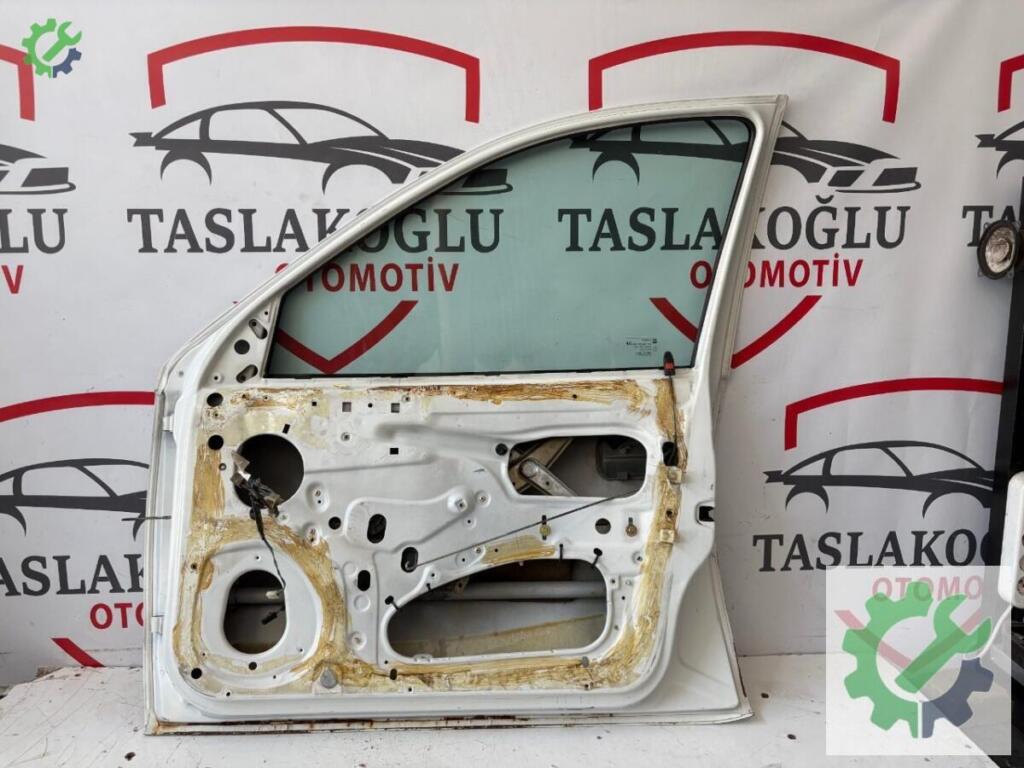 Opel Corsa Sağ Ön Kapı çıkma parça