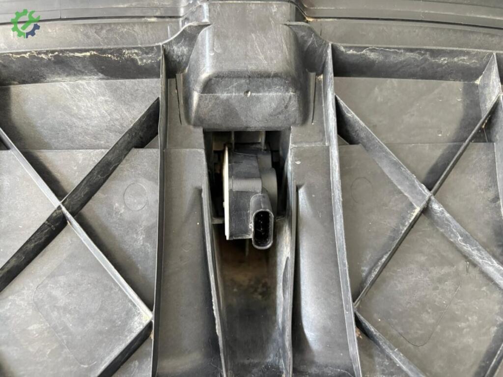 Tesla Model Y Fan Paneli 164066700 çıkma parça