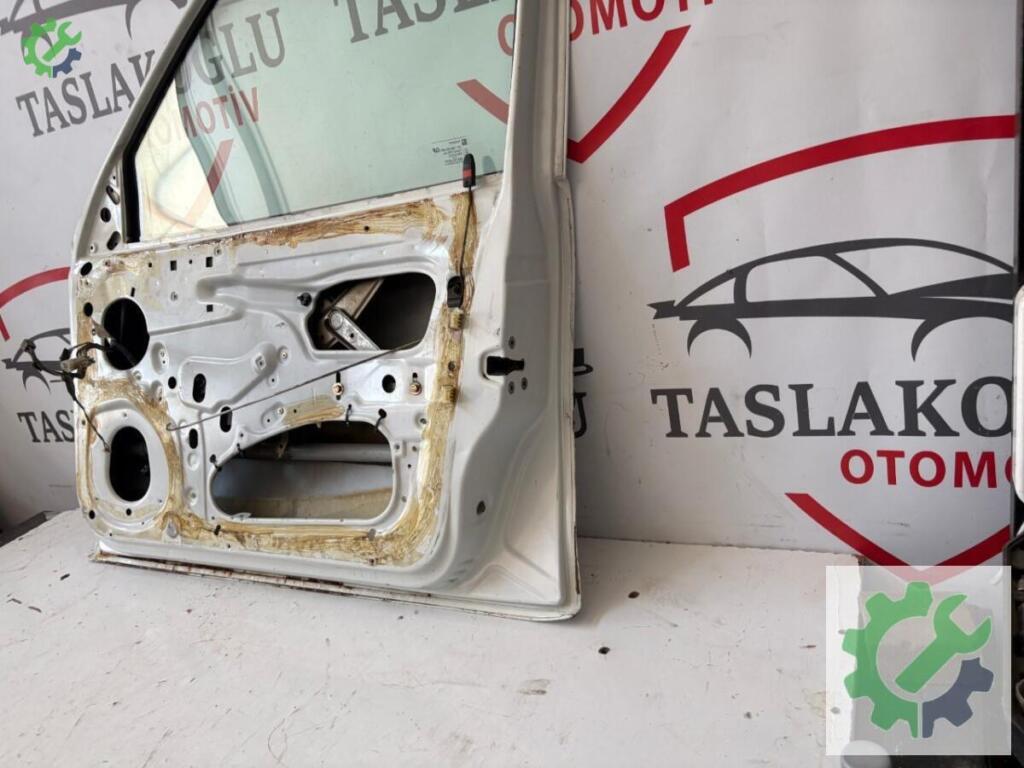 Opel Corsa Sağ Ön Kapı çıkma parça