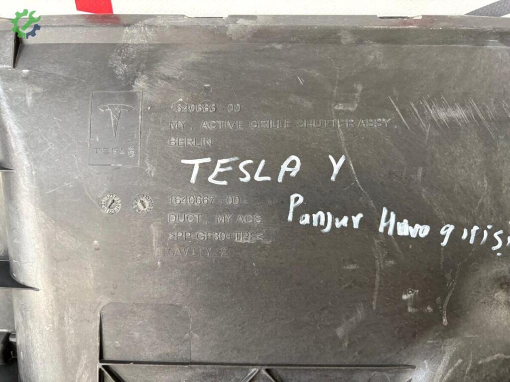 Tesla Model Y Fan Paneli 164066700 çıkma parça
