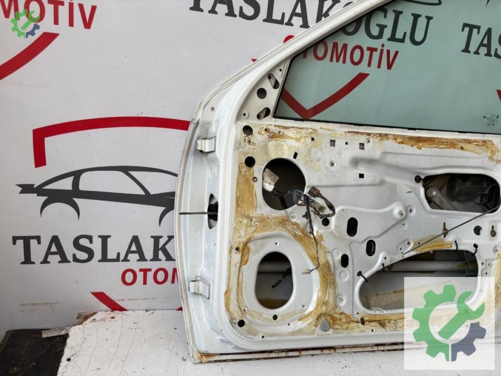 Opel Corsa Sağ Ön Kapı çıkma parça