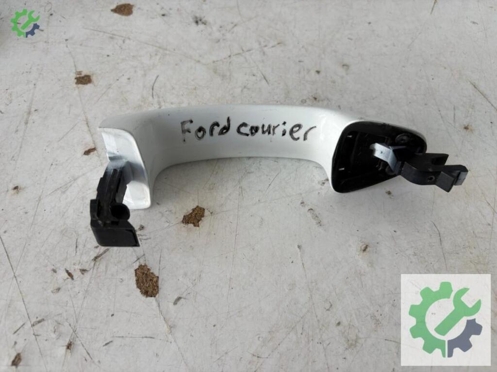 Ford Tourneo Courier Ön Kapı Kolu çıkma parça