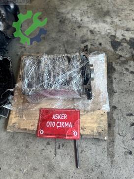 Opel Insignia Yarım Motor çıkma parça