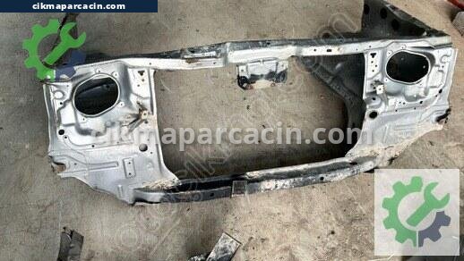 Nissan Skystar Ön Panel çıkma parça