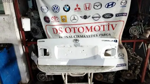 Toyota Corolla Bagaj Kapağı çıkma parça