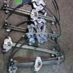 2002-2008 FORD TRANSİT CONNECT SAĞ ÖN CAM KRİKOSU