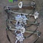 2002-2008 FORD TRANSİT CONNECT SAĞ ÖN CAM KRİKOSU