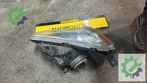 Toyota RAV4 Sağ Ön Far 2003-2005 çıkma parça